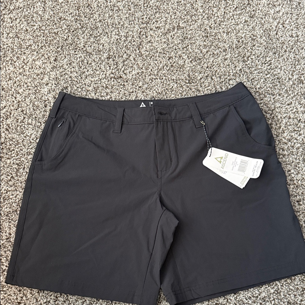 Bass Pro Shops Black Ascend Shorts 12